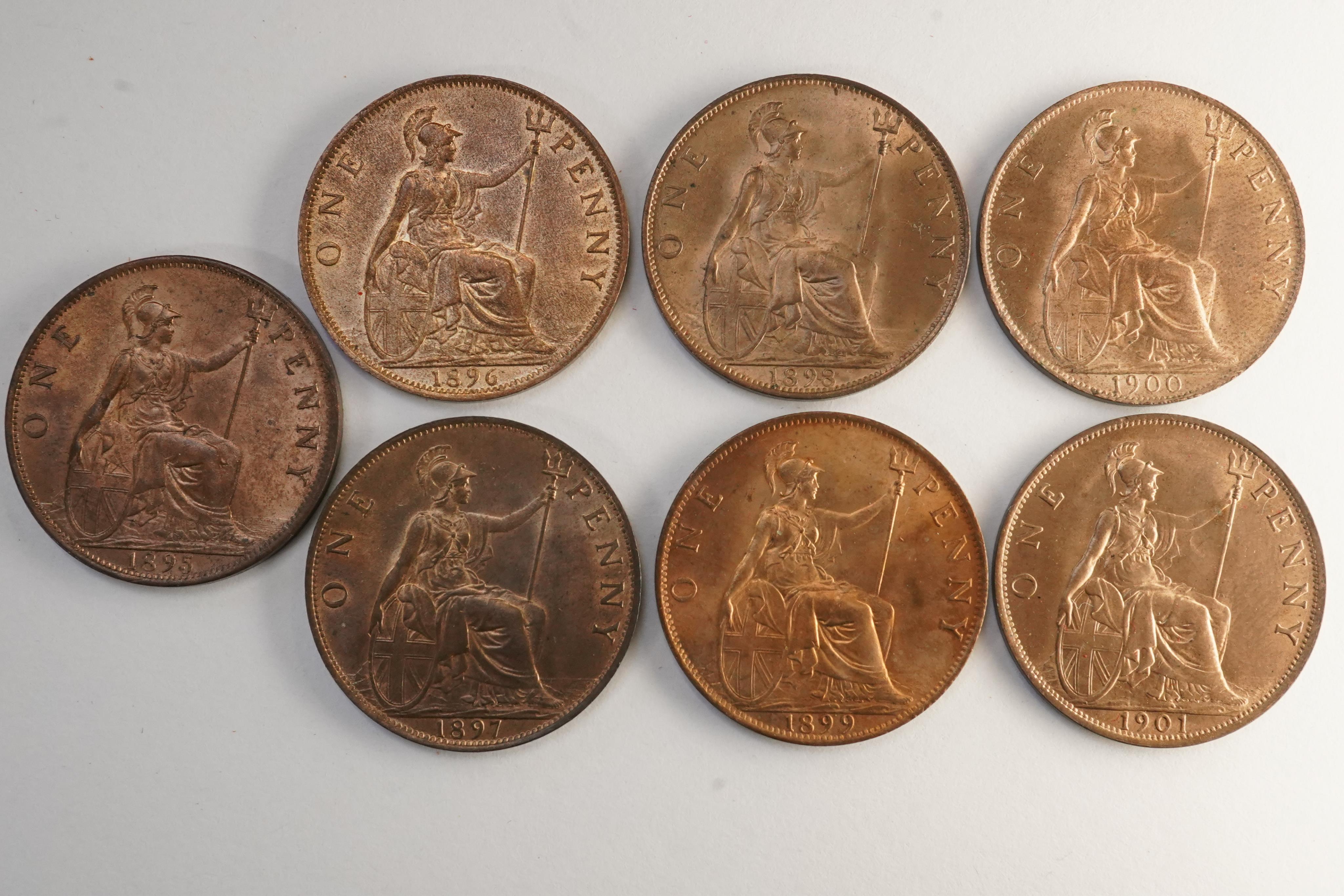 British coins, Victoria, a date set of seven bronze pennies, Veiled Head Issue (1895-1901), S. 3961;, 1895, about UNC, toning and lustre, 1896, EF, lustre, 1897, proof-like, UNC, dark toned, some lustre, 1898, EF, lustro